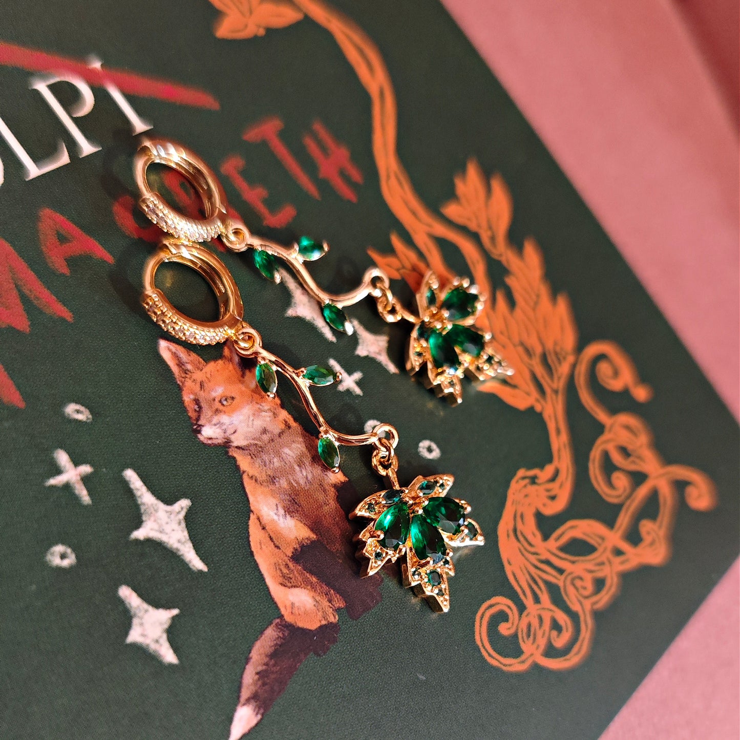 "Magic Maple" hoops earrings with emerald green crystals