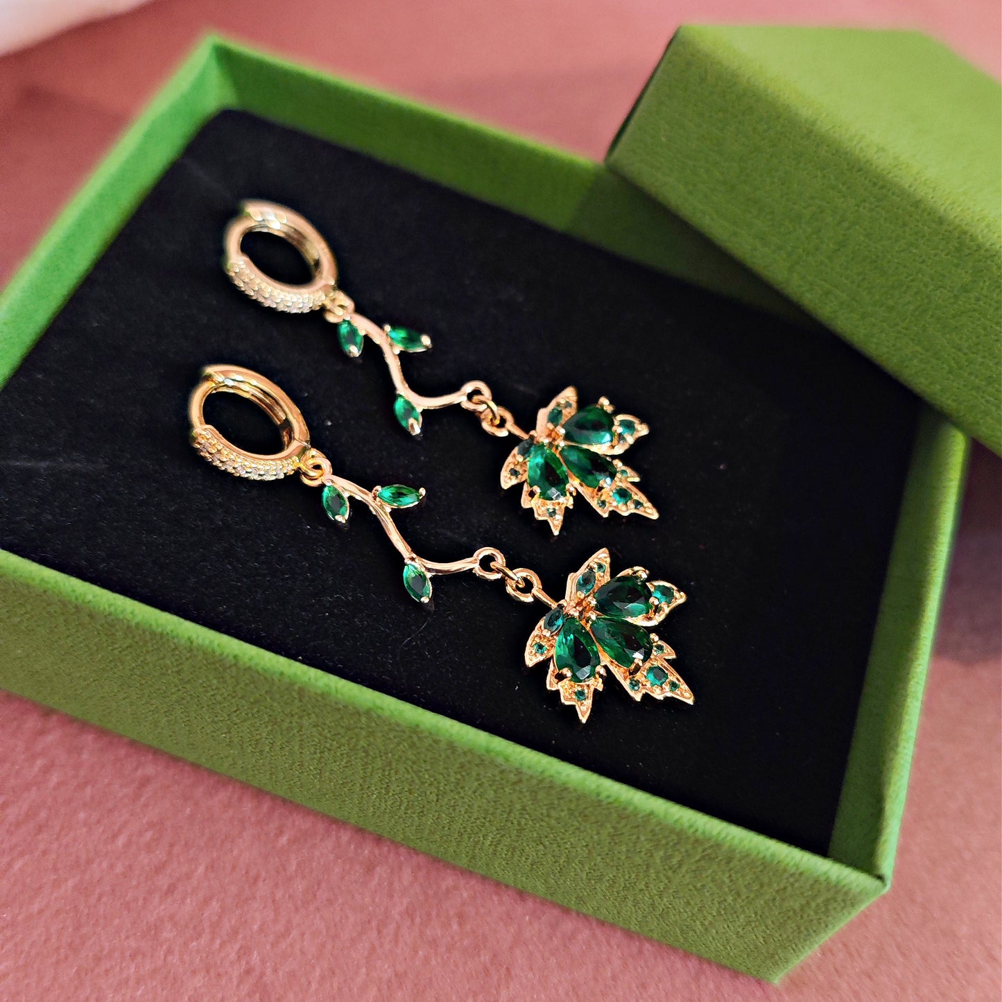 "Magic Maple" hoops earrings with emerald green crystals