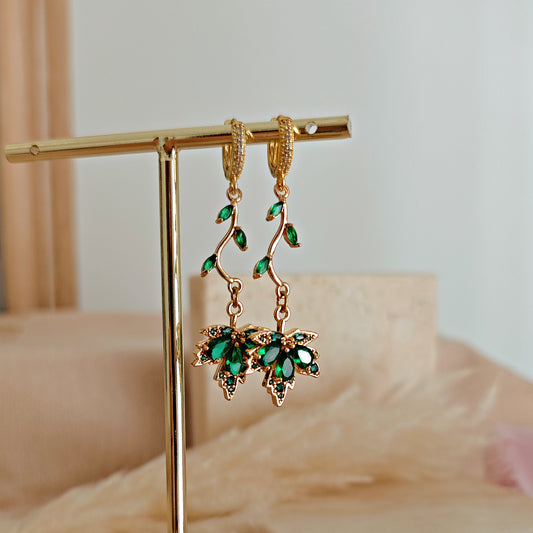 "Magic Maple" hoops earrings with emerald green crystals