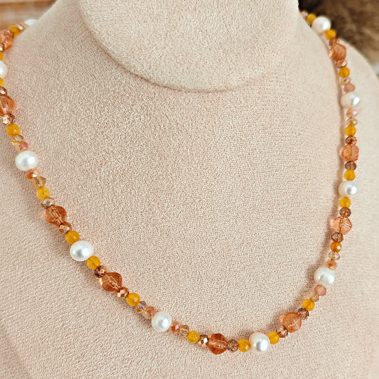 "Golden Sand" necklace with freshwater pearls and Czech beads