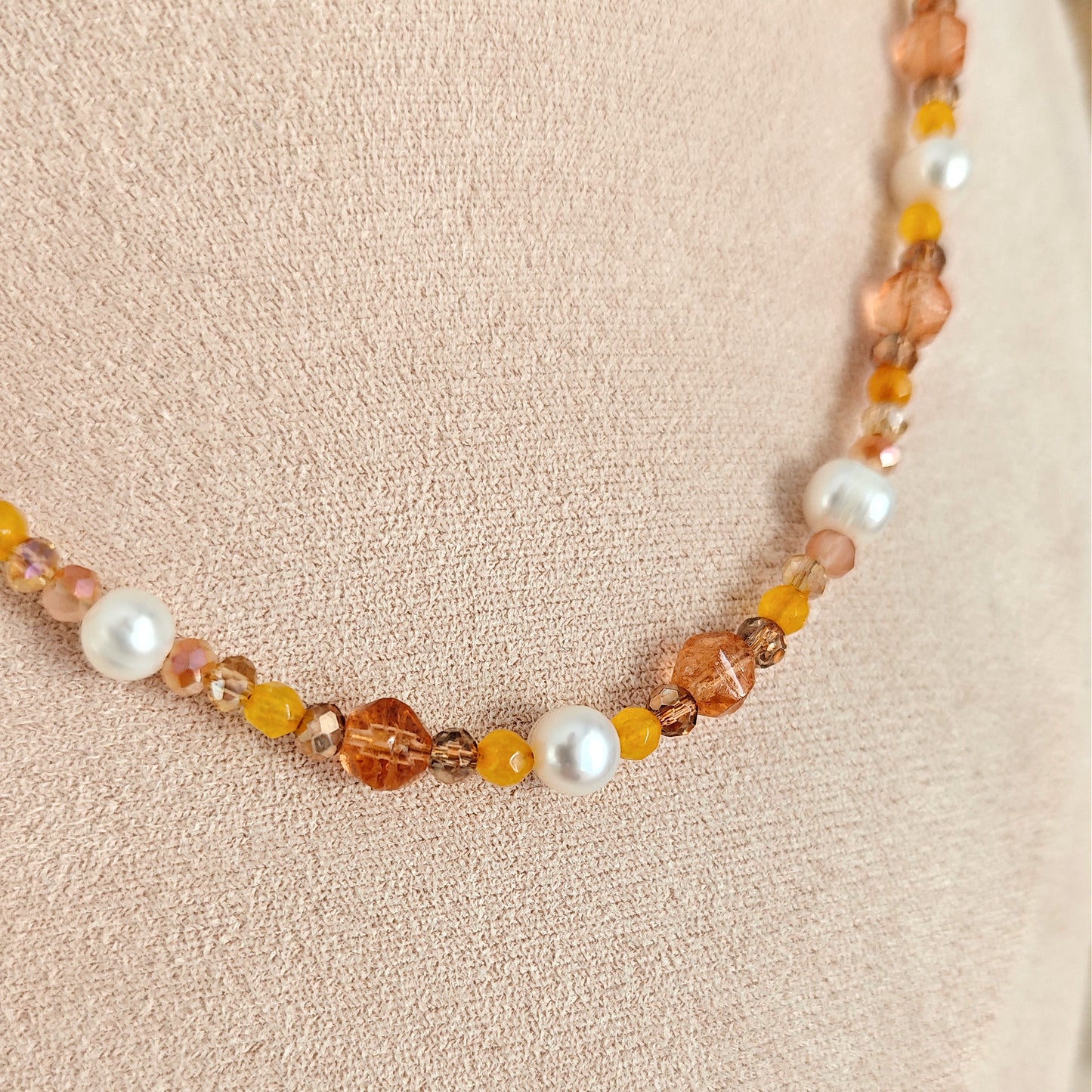 "Golden Sand" necklace with freshwater pearls and Czech beads
