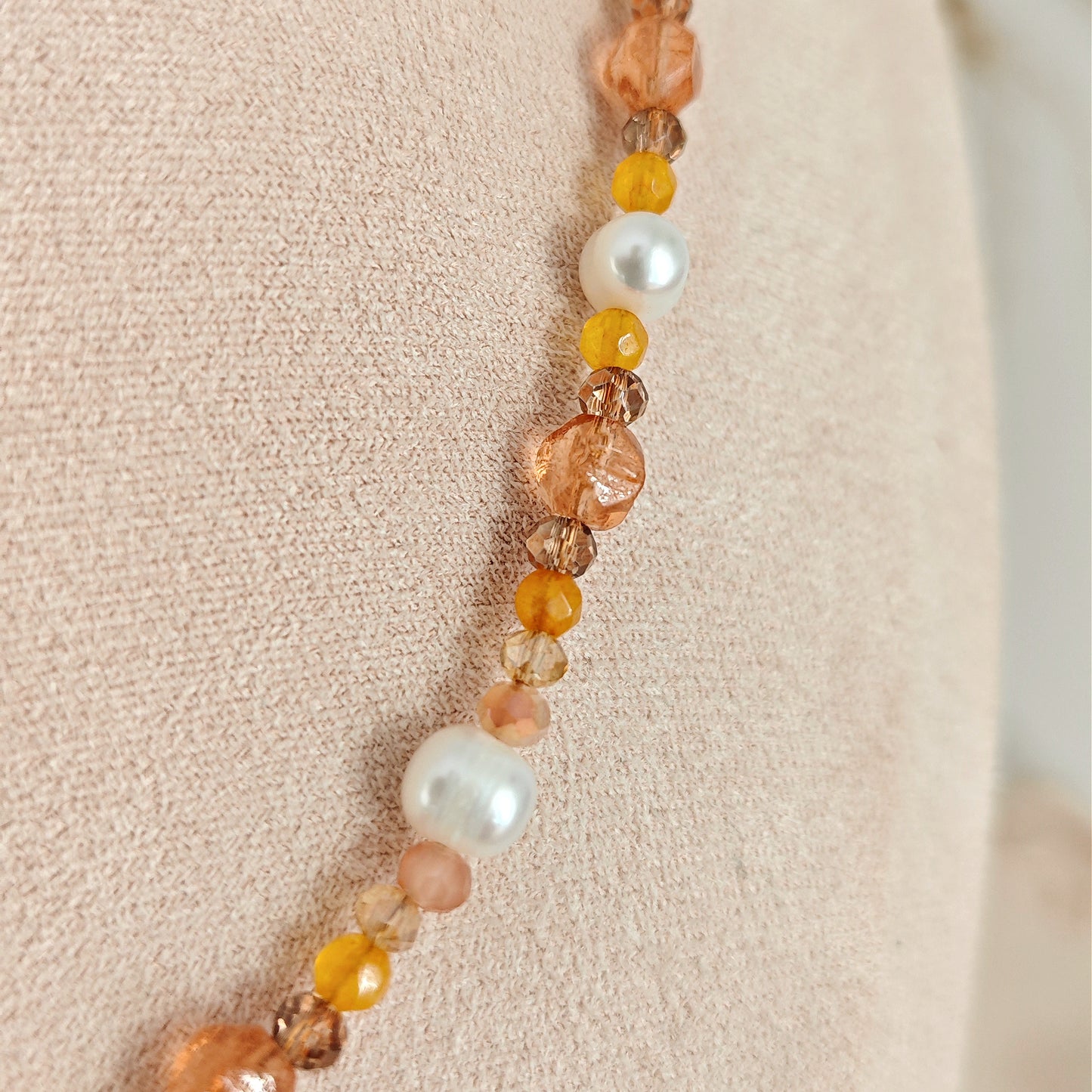 "Golden Sand" necklace with freshwater pearls and Czech beads