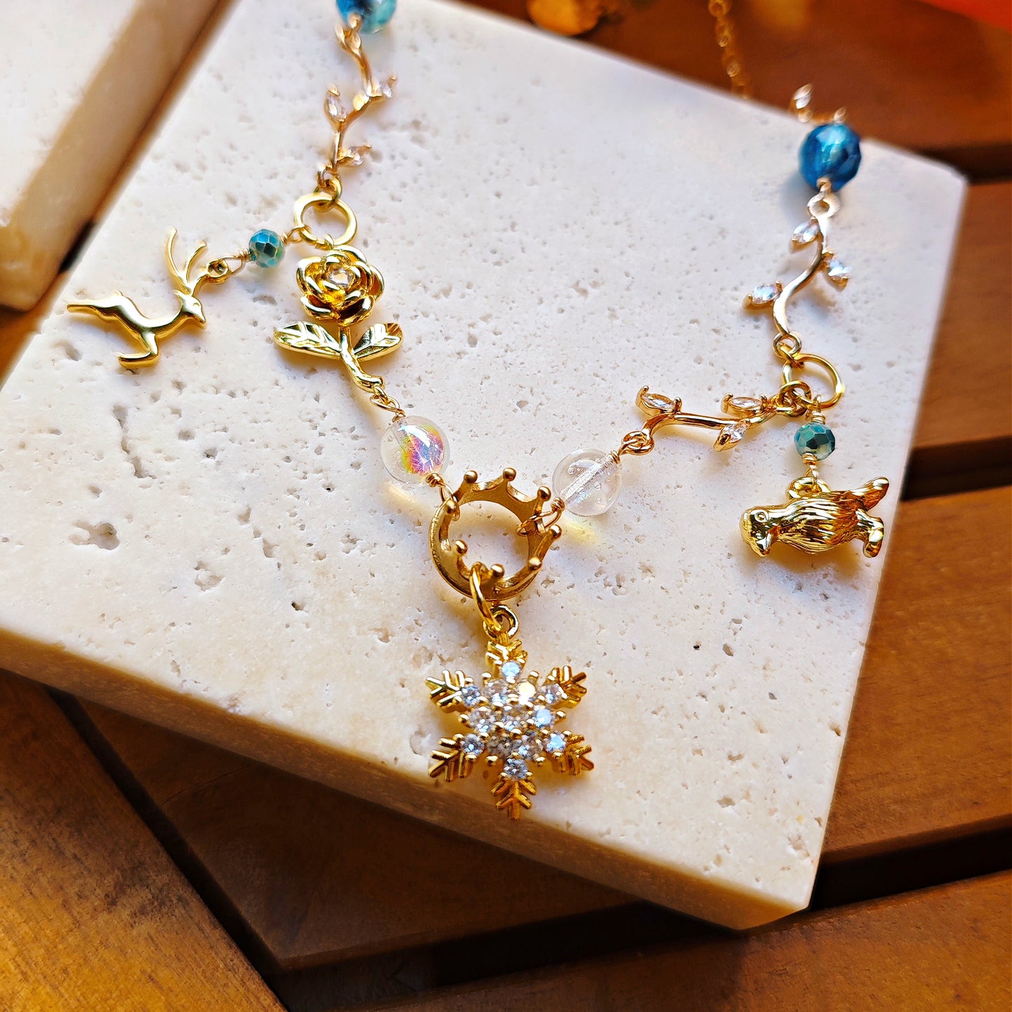 "Shattered Mirror in the Eyes" Necklace