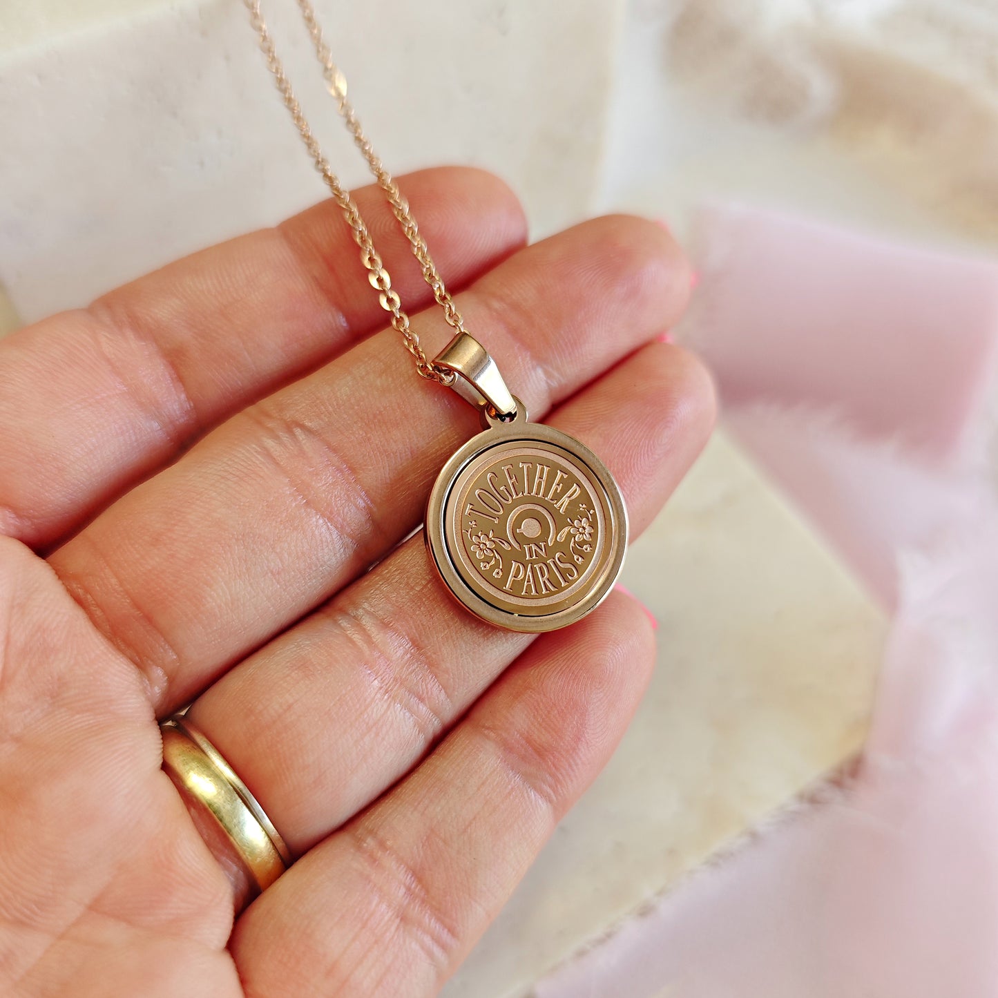 Anastasia engraved pendant Together in Paris - gold Deluxe only back side