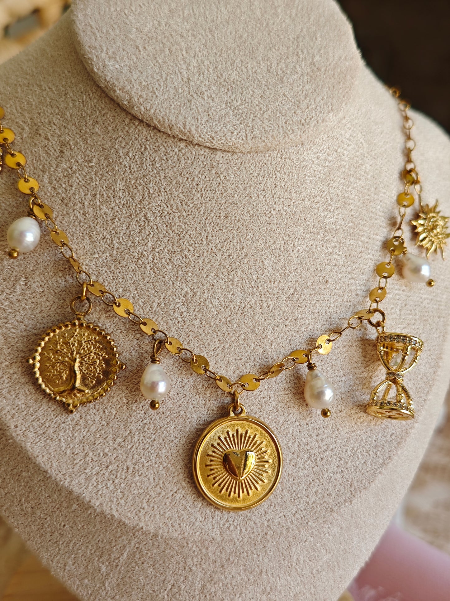 Collana Odissea "Καλυψώ" (Calipso) multicharm con incisione nascosta