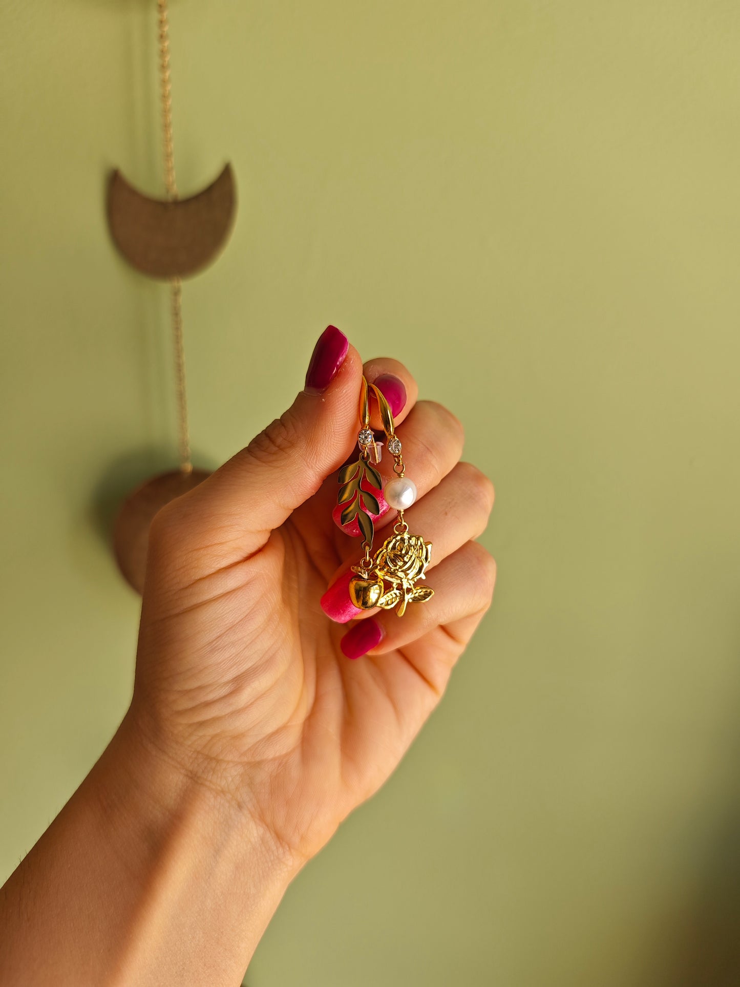 Orecchini Odissea "Ἑλένη" (Elena) con rosa, ramo e mela d'oro