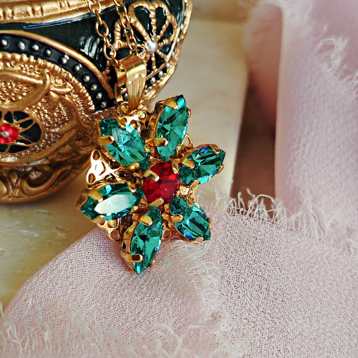 Collana Anastasia con incisione Together in Paris Caribean Green M