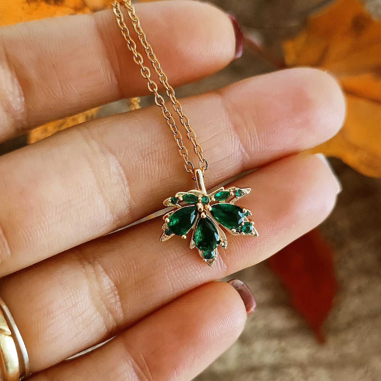 Collana "Magic Maple" in ottone placcato oro e zirconia cubica, Emerald