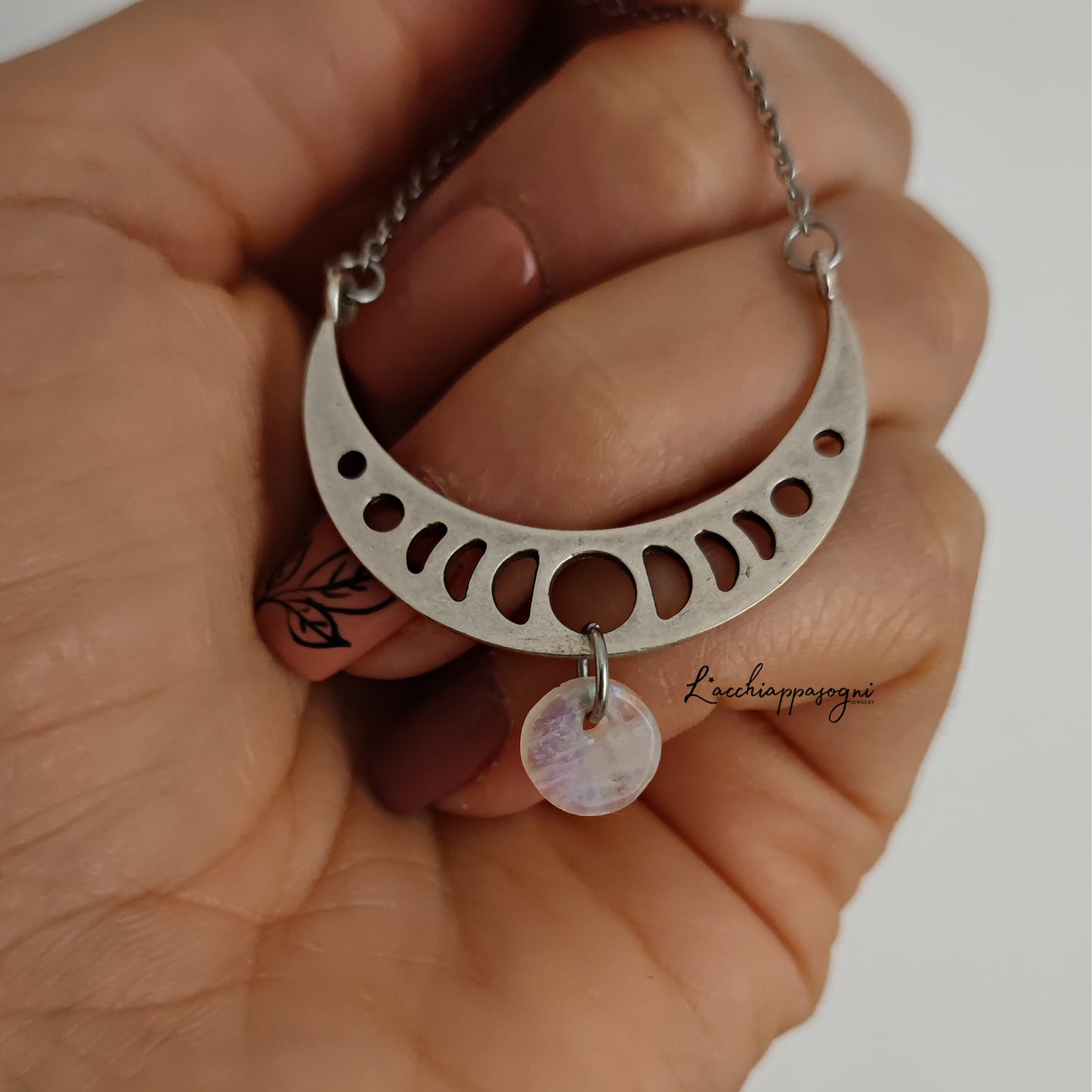 "Moon Phases" necklace with Moonstone