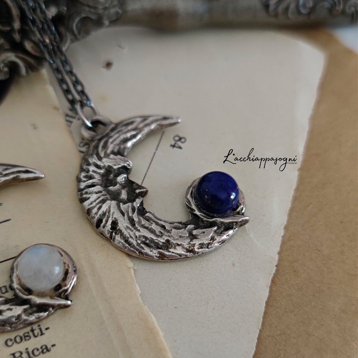 "Sacra Luna" necklace with Lapislazuli or Moonstone