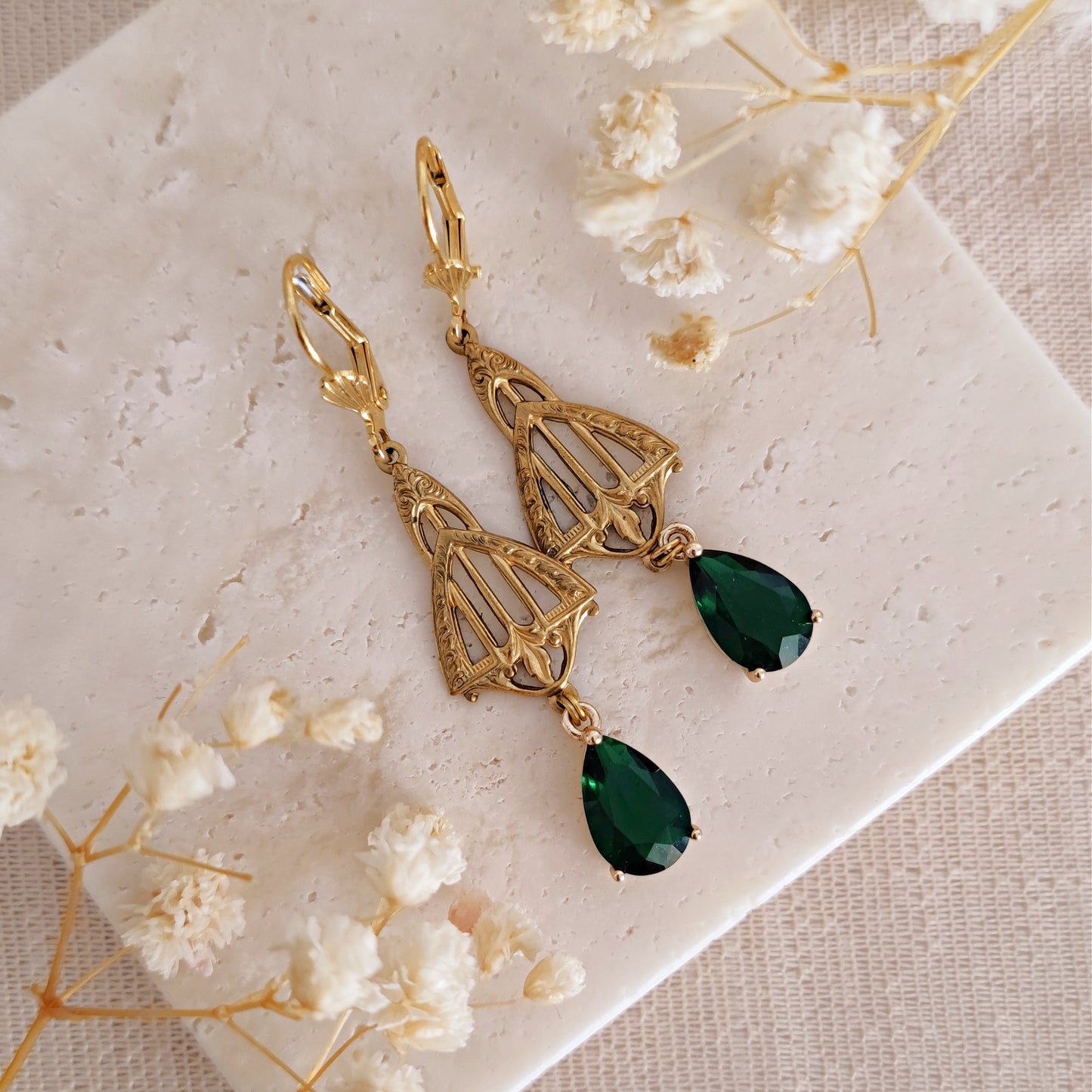 Orecchini Art Deco dorati Emerald a goccia
