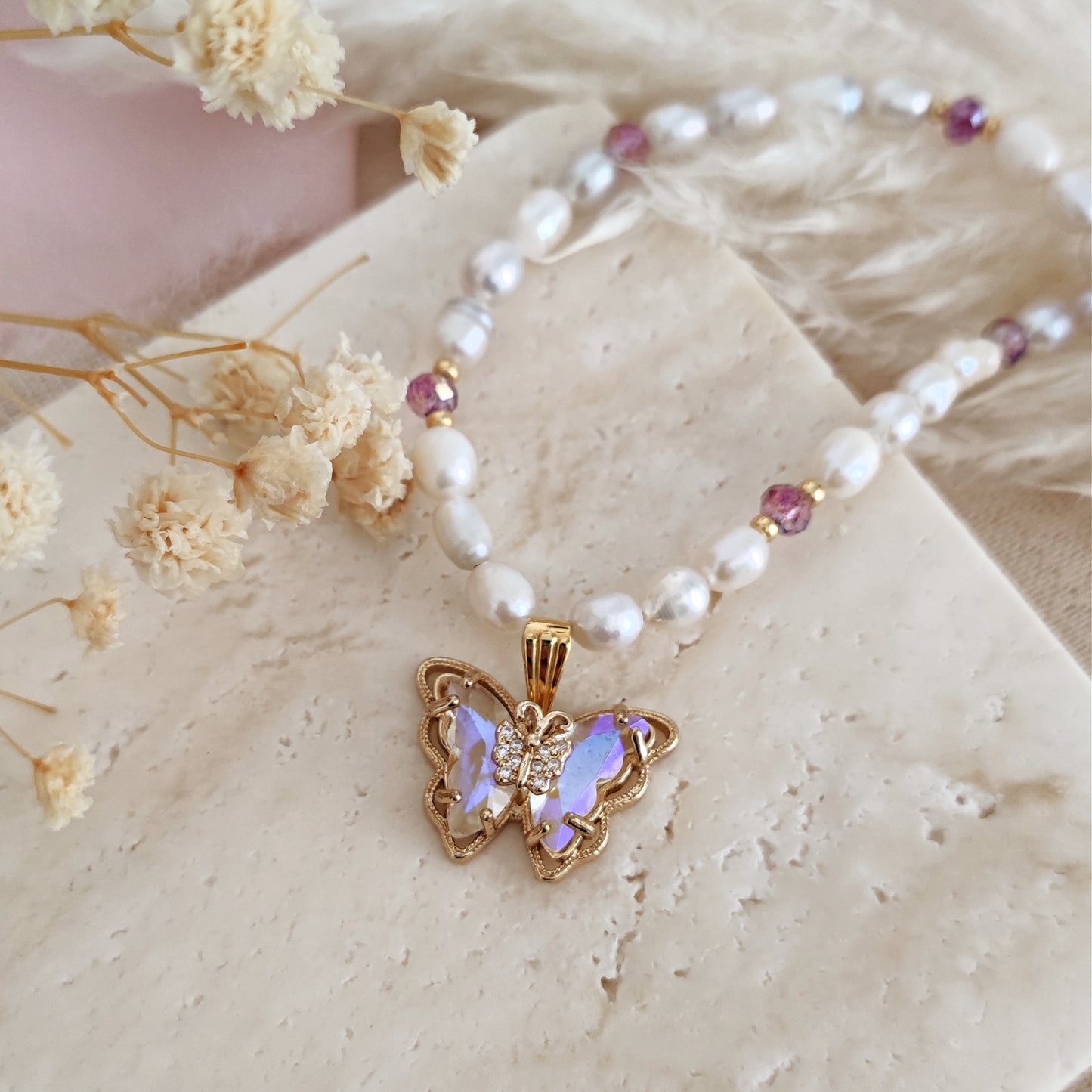 Freshwater pearls and crystals choker necklace with butterfly // BREENA