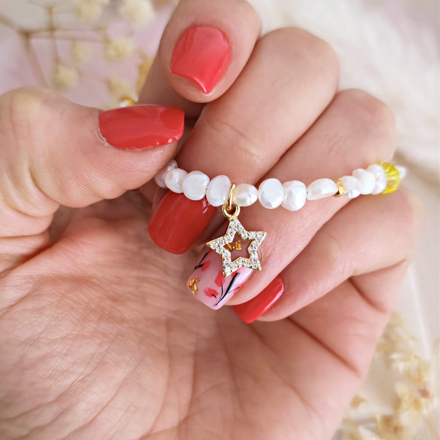 Bracelet with freshwater pearls, yelllow crystals and star // MIGINA