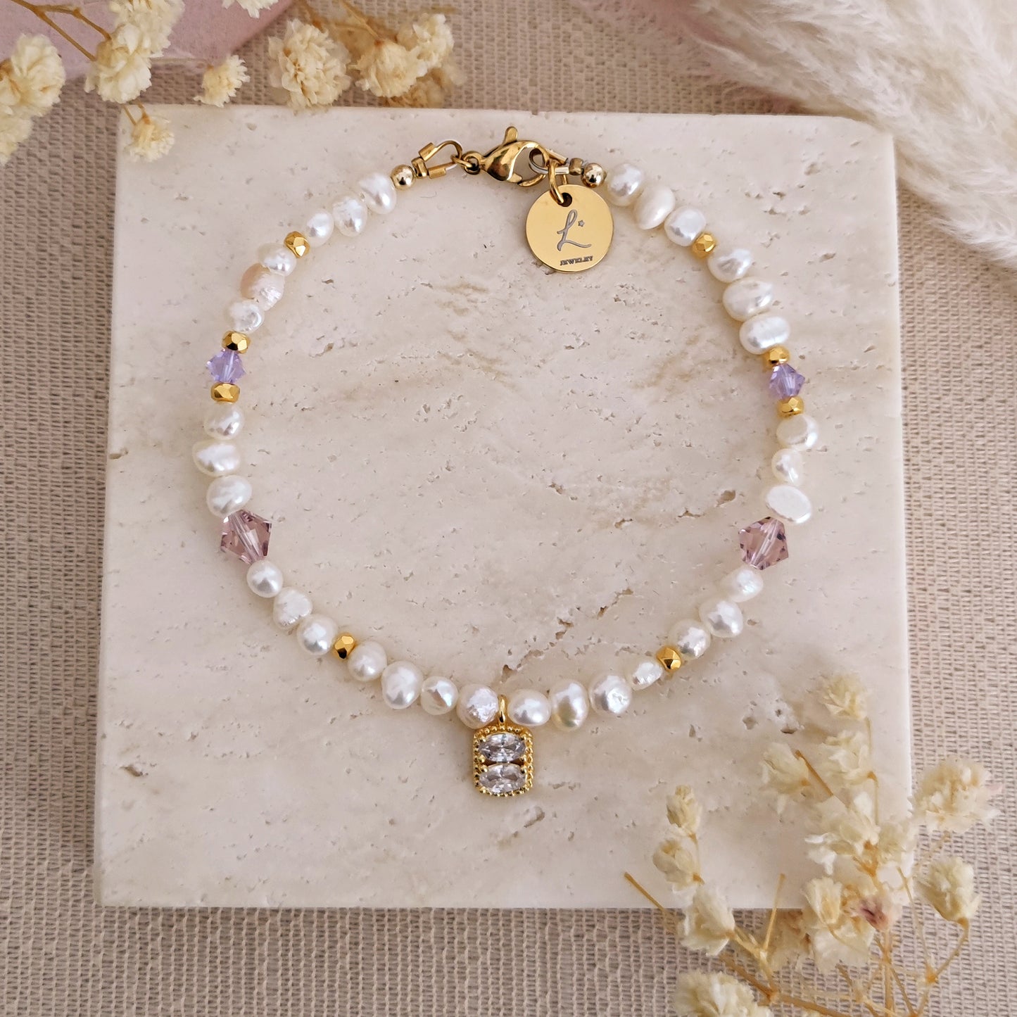 Bracelet with freshwater pearls, lilac crystals and cubic zirconia // SEBILLE