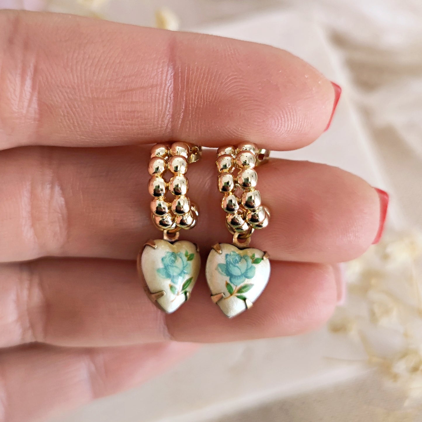 Mini stud earrings with ceramic hearts // JANE
