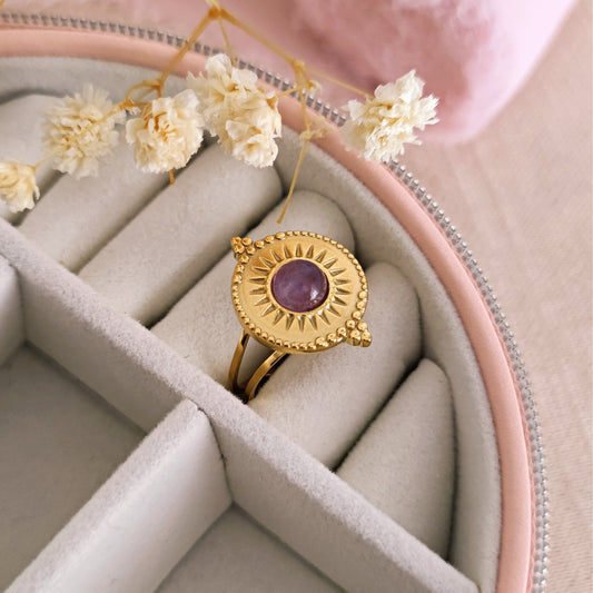 Golden Shield Ring with Amethyst, Fairycore Aesthetic Ring // DIANTHE