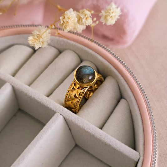 Bold Textured Ring with Labradorite stone, Fairycore Aesthetic Ring // FAY