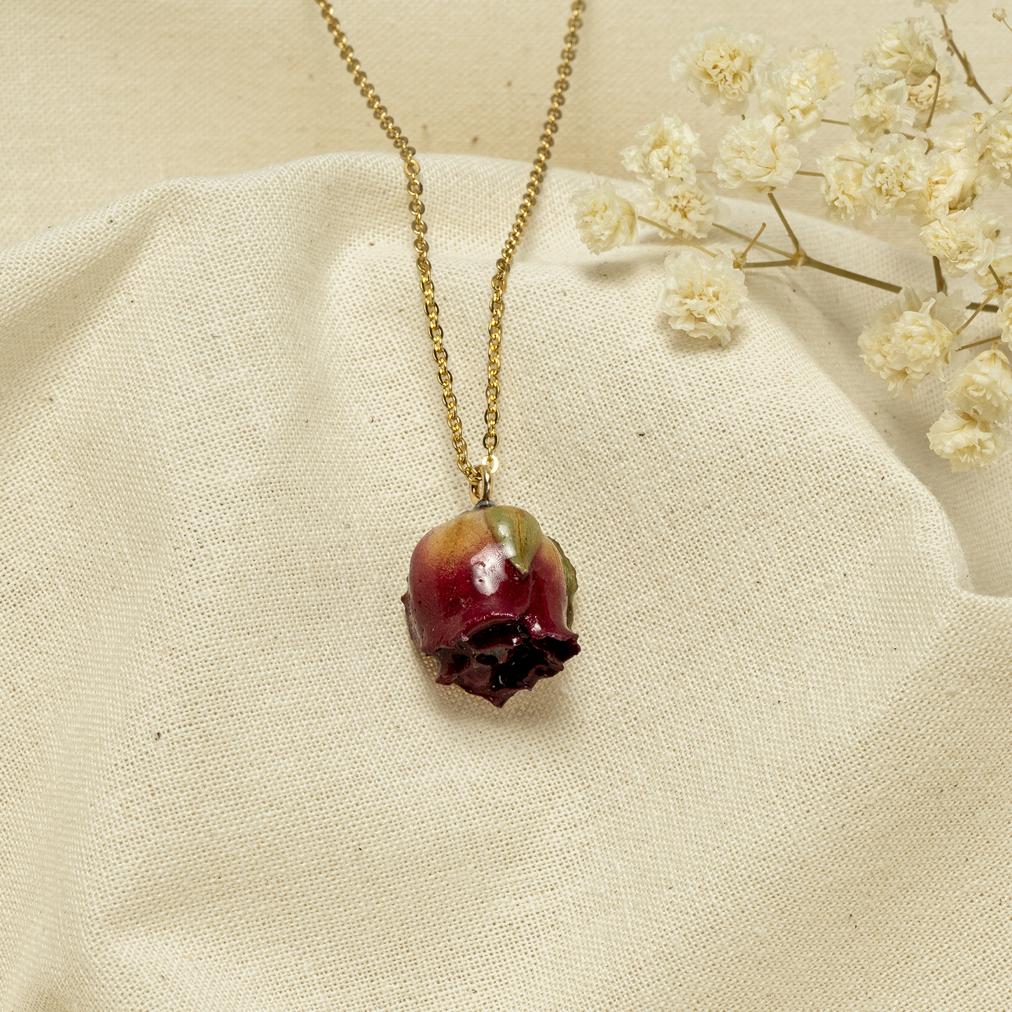 "Sempiterna" Necklace with real rose bud