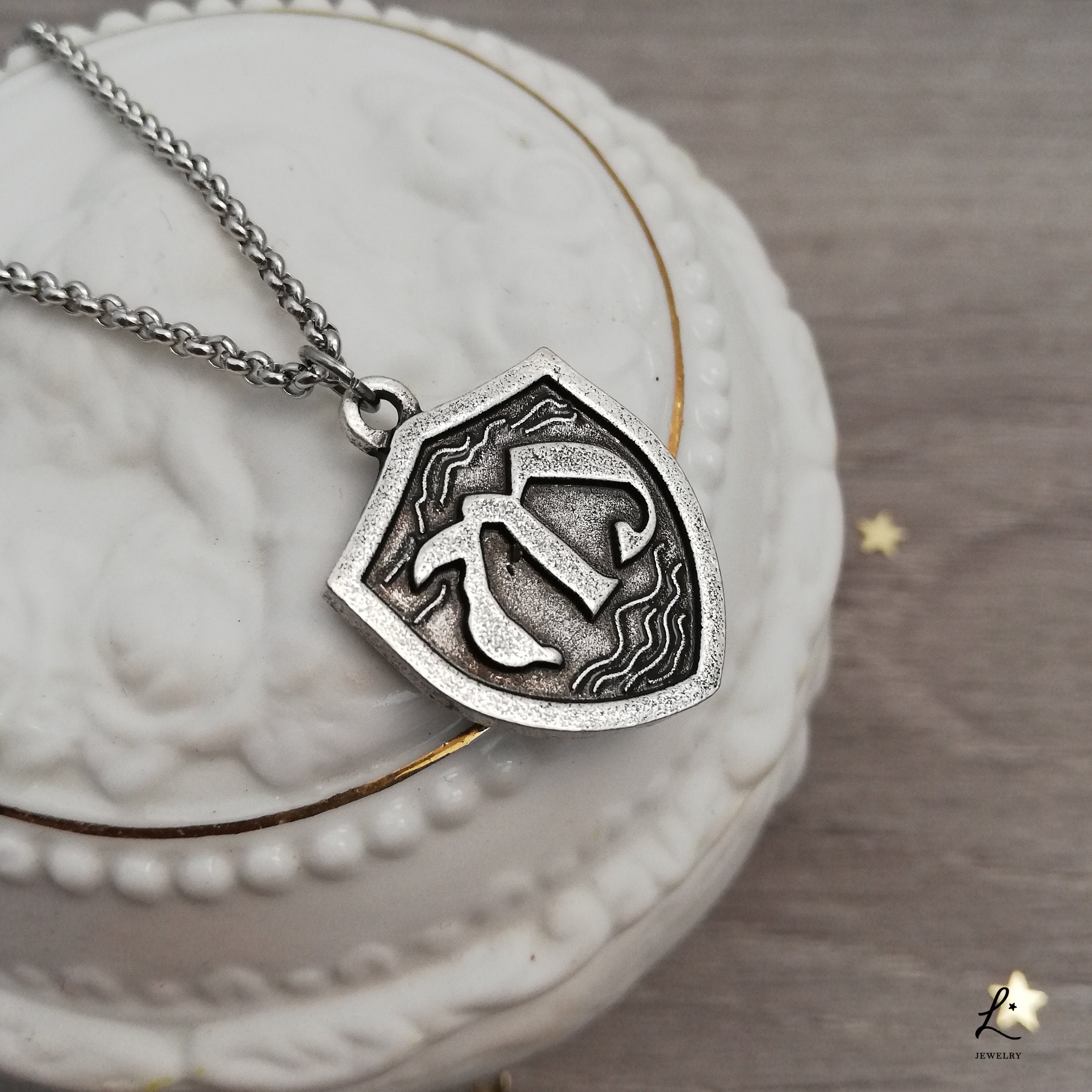 Hope Mikaelson Necklace Family Crest Pendant Wishbone Legacies Layer  Necklace Women Cosplay Jewelry Wish Clavicle Chain From 7,5 € | DHgate