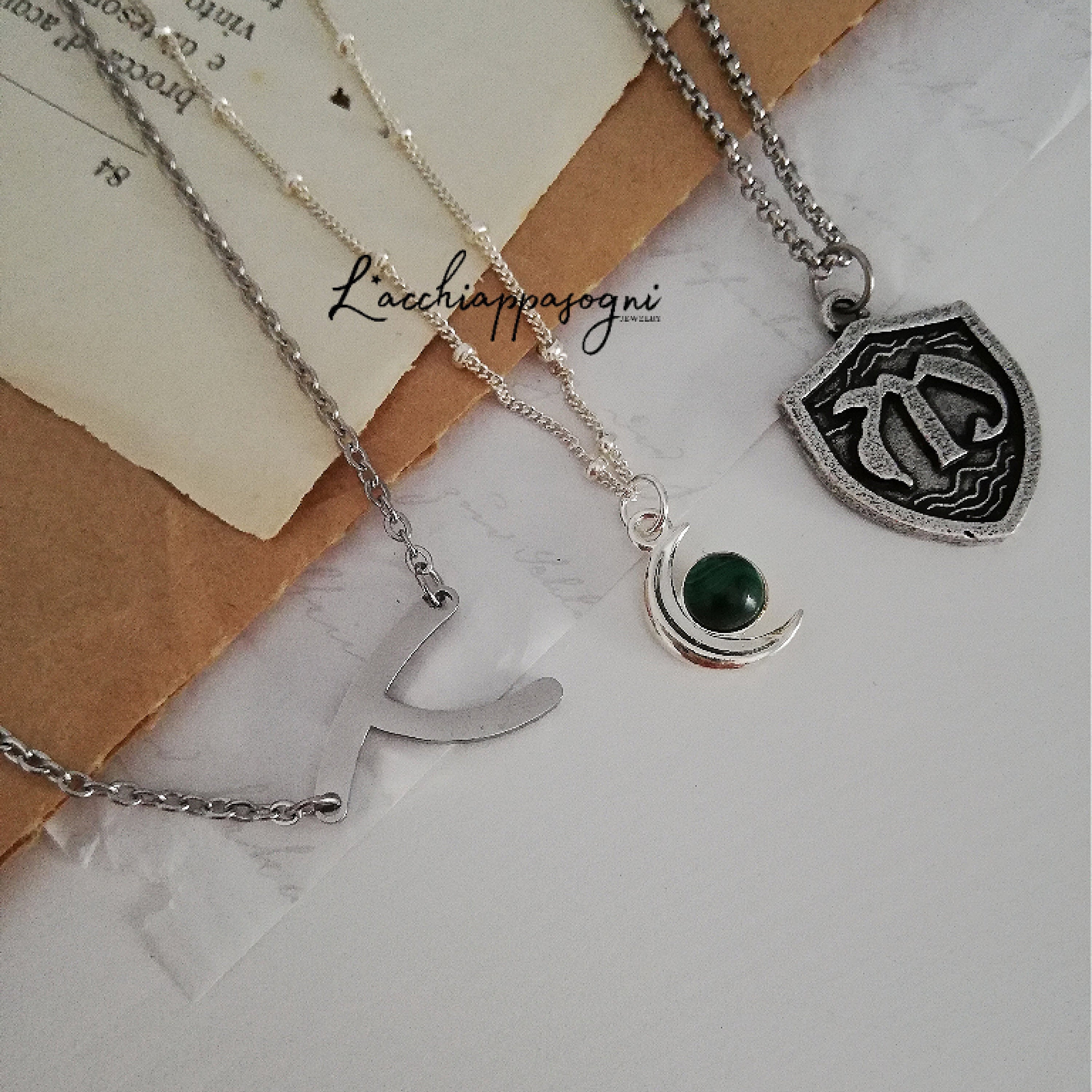 PRINCESS CUTENESS STORE Collana Hope Mikaelson A 3 Strati - Ciondolo Stemma Famiglia Vampire Diaries
