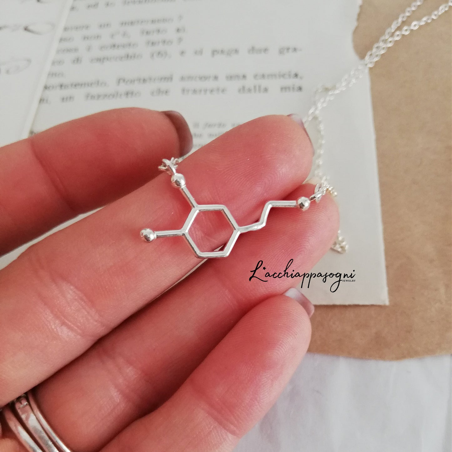 Dopamine necklace, Love Molecule